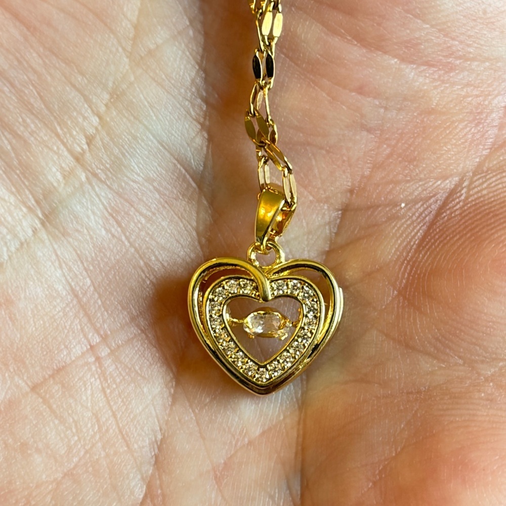 Gold Heart Necklace. - Picture 3 of 5